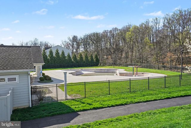 1804 VISTA DR, Mechanicsburg, PA 17055