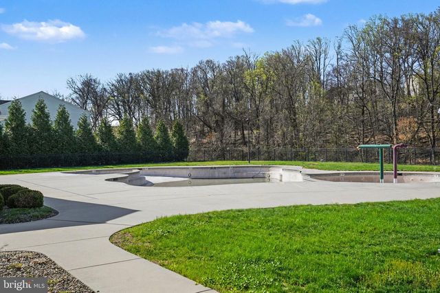 1804 VISTA DR, Mechanicsburg, PA 17055