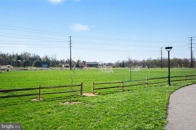 1804 VISTA DR, Mechanicsburg, PA 17055