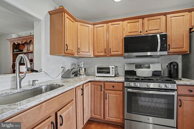 1804 VISTA DR, Mechanicsburg, PA 17055