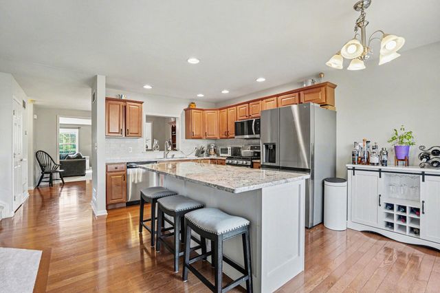 1804 VISTA DR, Mechanicsburg, PA 17055
