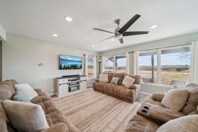 908 Lou Allard Drive, Drumright, OK 74030