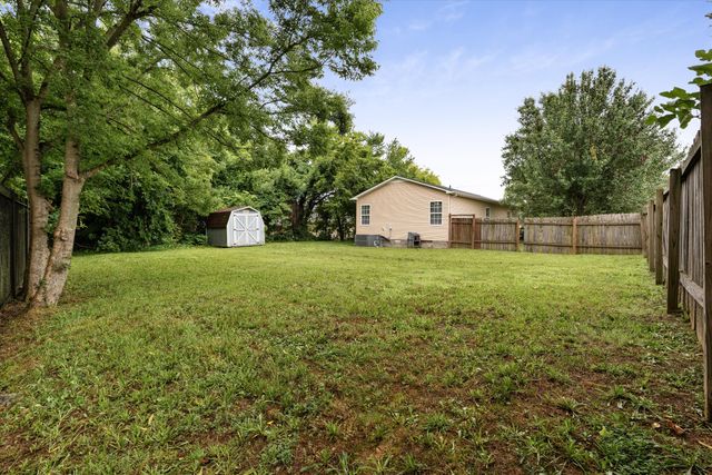 303 15th Ave, W, Springfield, TN 37172