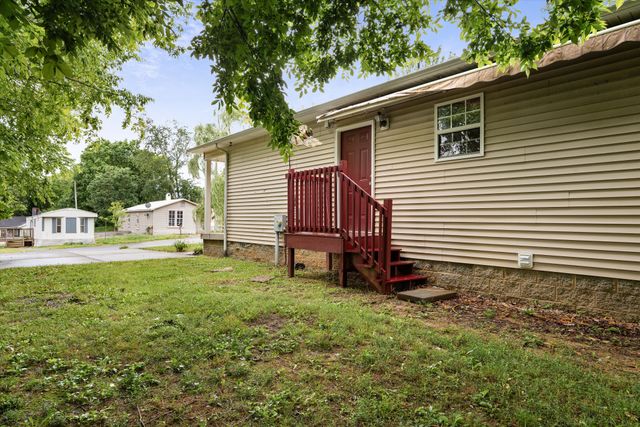 303 15th Ave, W, Springfield, TN 37172