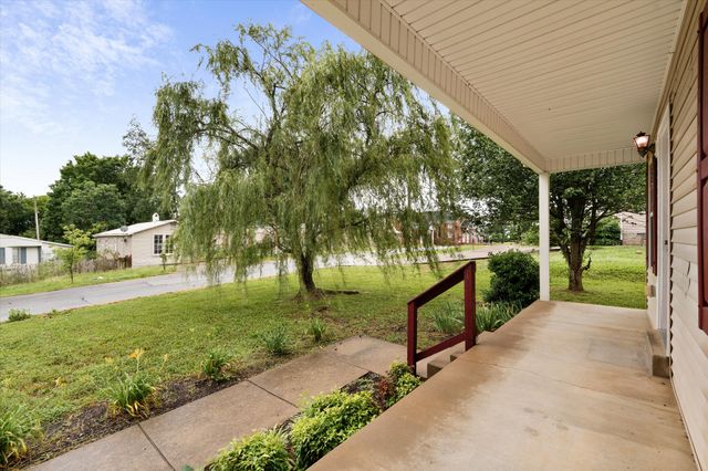 303 15th Ave, W, Springfield, TN 37172