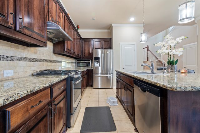 1016 Lone Ivory Trail, Arlington, TX 76005