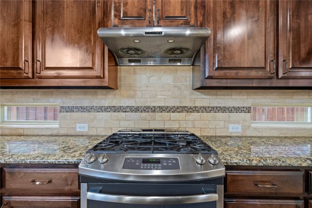 1016 Lone Ivory Trail, Arlington, TX 76005