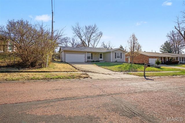 11786 Macrinus Drive, Florissant, MO 63033