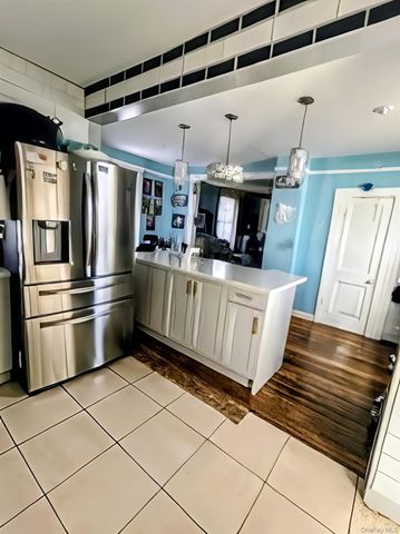 42 3rd Avenue, Huntington Station, NY 11746