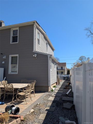 42 3rd Avenue, Huntington Station, NY 11746