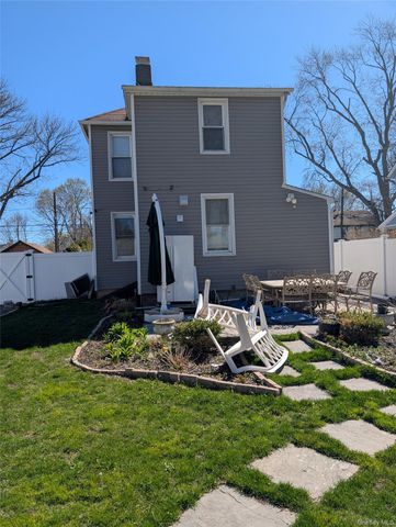 42 3rd Avenue, Huntington Station, NY 11746