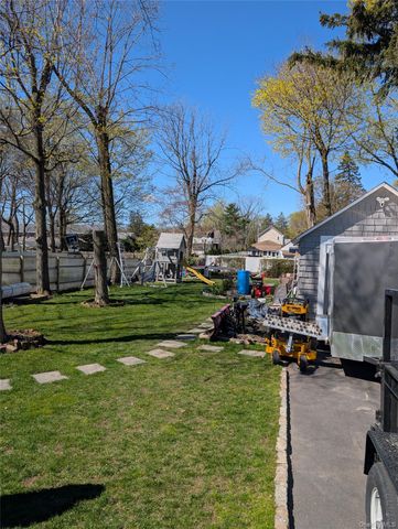 42 3rd Avenue, Huntington Station, NY 11746