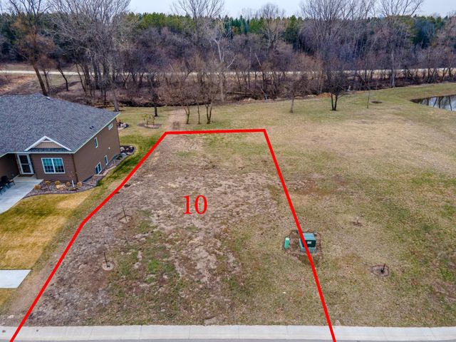 734 Kodiak Drive NW, Stewartville, MN 55976