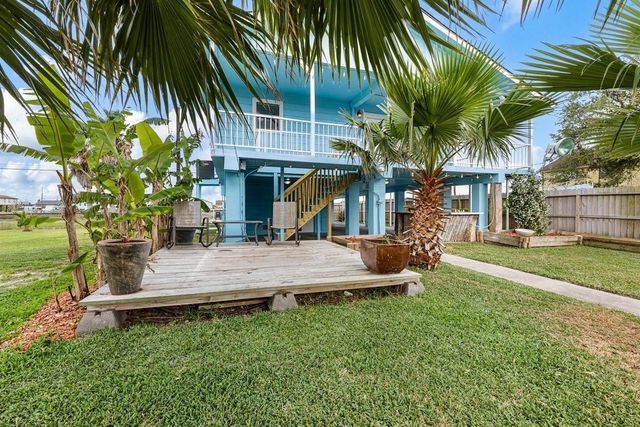 7210 Beau Terre Street, Hitchcock, TX 77563