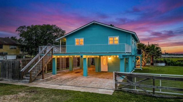 7210 Beau Terre Street, Hitchcock, TX 77563
