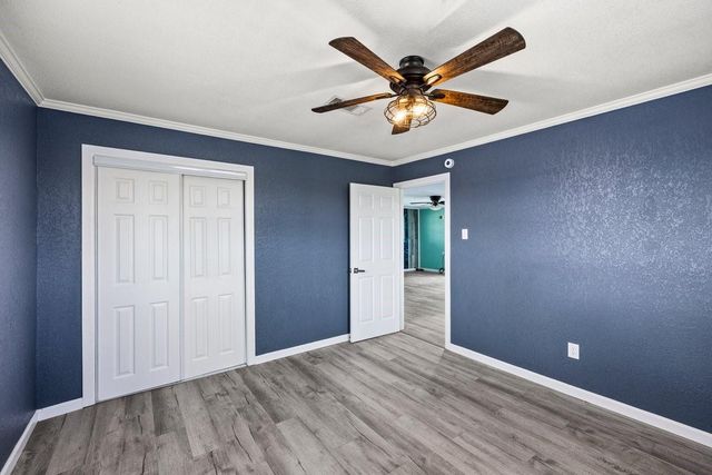 7210 Beau Terre Street, Hitchcock, TX 77563