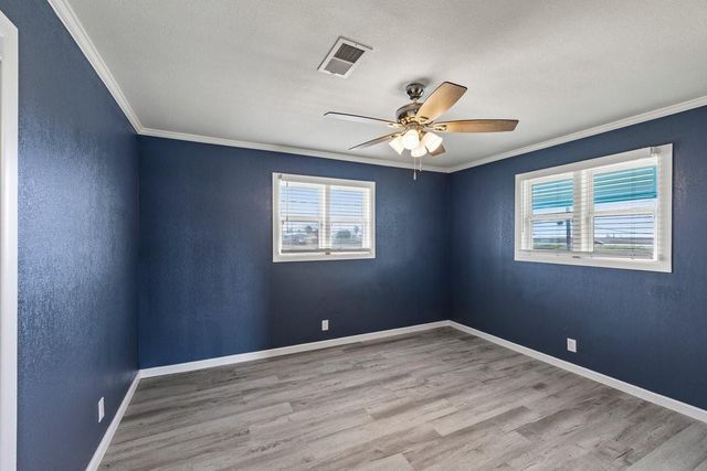 7210 Beau Terre Street, Hitchcock, TX 77563