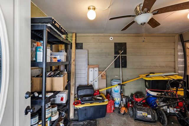 7210 Beau Terre Street, Hitchcock, TX 77563