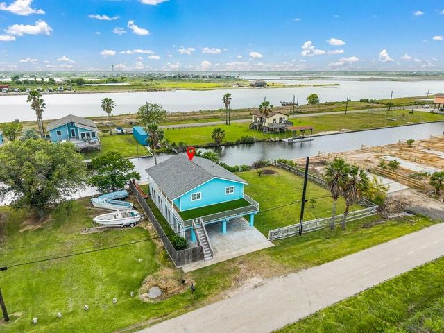 7210 Beau Terre Street, Hitchcock, TX 77563