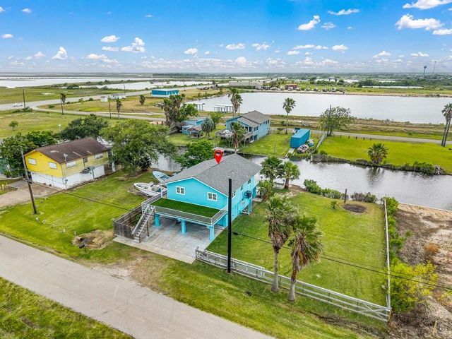 7210 Beau Terre Street, Hitchcock, TX 77563
