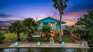 7210 Beau Terre Street, Hitchcock, TX 77563
