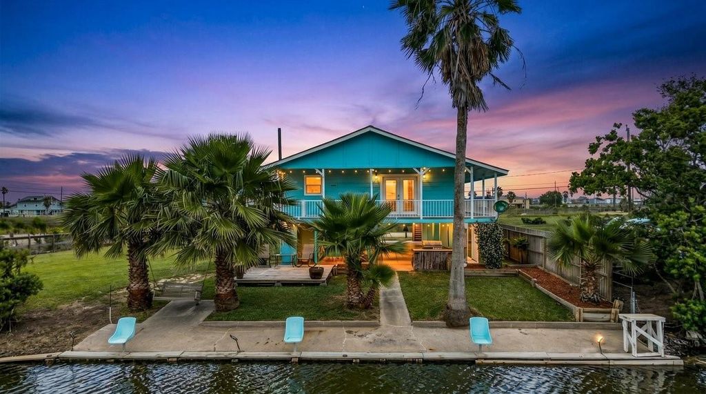7210 Beau Terre Street, Hitchcock, TX 77563