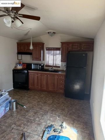 14831 Bancroft Ave., San Leandro, CA 94578