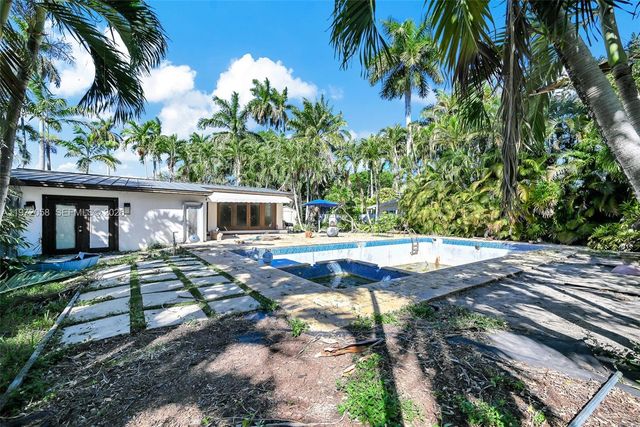 1025 NE 84th St, Miami, FL 33138