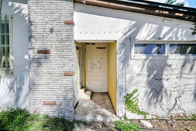 1025 NE 84th St, Miami, FL 33138