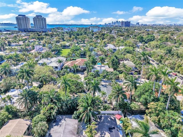 1025 NE 84th St, Miami, FL 33138