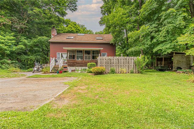 179 Hibernia Road, Salt Point, NY 12578