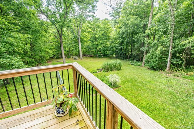 179 Hibernia Road, Salt Point, NY 12578