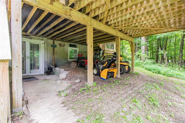 179 Hibernia Road, Salt Point, NY 12578