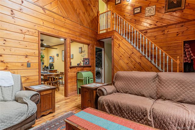 179 Hibernia Road, Salt Point, NY 12578