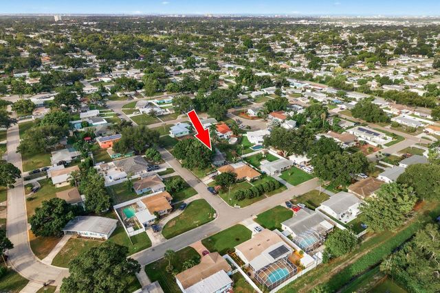 3280 56TH WAY N, St Petersburg, FL 33710