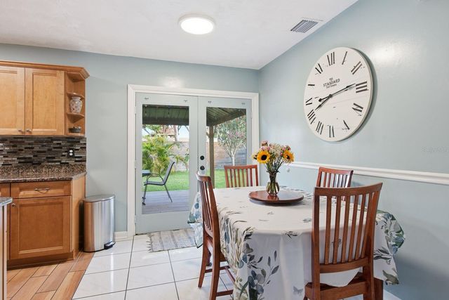 3280 56TH WAY N, St Petersburg, FL 33710