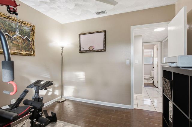 3280 56TH WAY N, St Petersburg, FL 33710