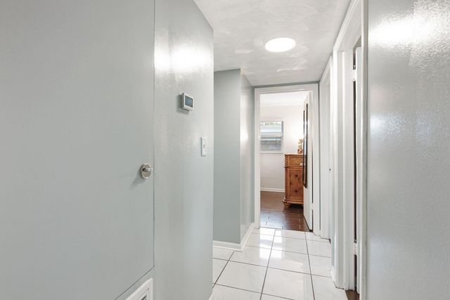 3280 56TH WAY N, St Petersburg, FL 33710