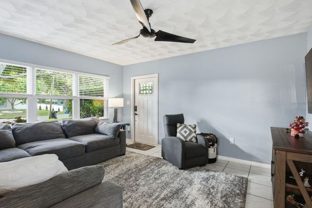 3280 56TH WAY N, St Petersburg, FL 33710