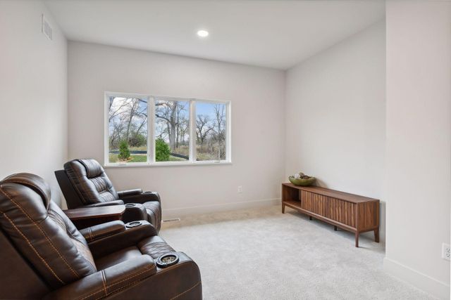 20440 Radisson Road, Shorewood, MN 55331