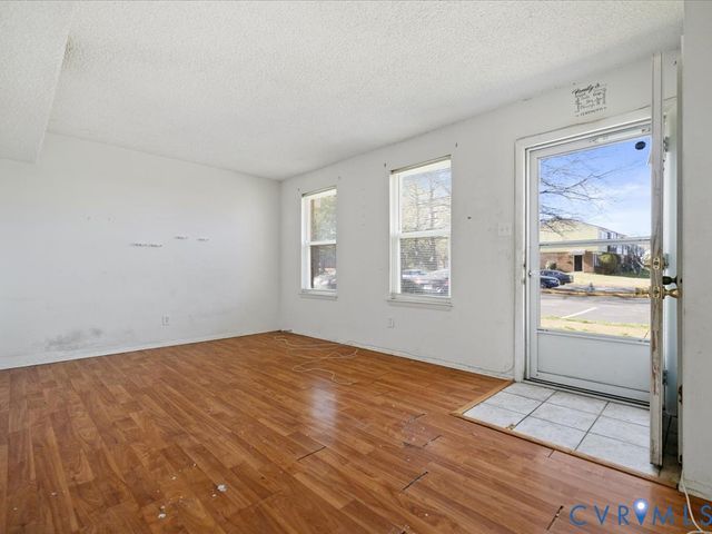 1924 Beaver Rd, Henrico, VA 23075