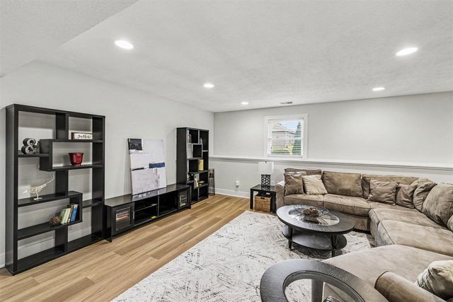 4290 Oak Meadow Drive, Hudsonville, MI 49426