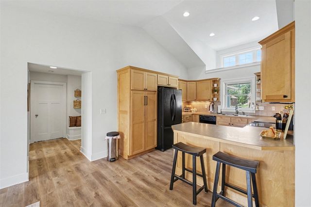 4290 Oak Meadow Drive, Hudsonville, MI 49426