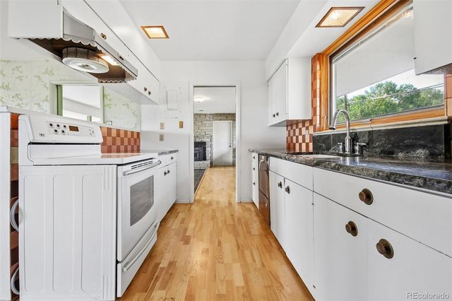 10350 W 73rd Place, Arvada, CO 80005