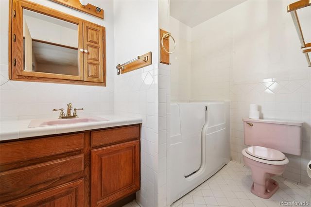 10350 W 73rd Place, Arvada, CO 80005