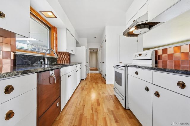 10350 W 73rd Place, Arvada, CO 80005