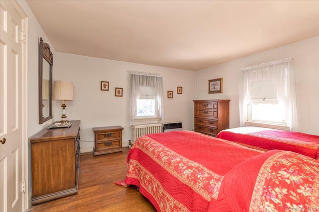 22 Hathaway Drive, Garden City, NY 11530