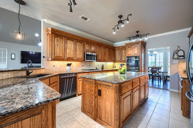 18066 Langford Lane, Talty, TX 75126