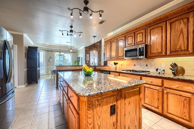 18066 Langford Lane, Talty, TX 75126