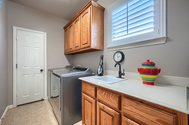 18066 Langford Lane, Talty, TX 75126